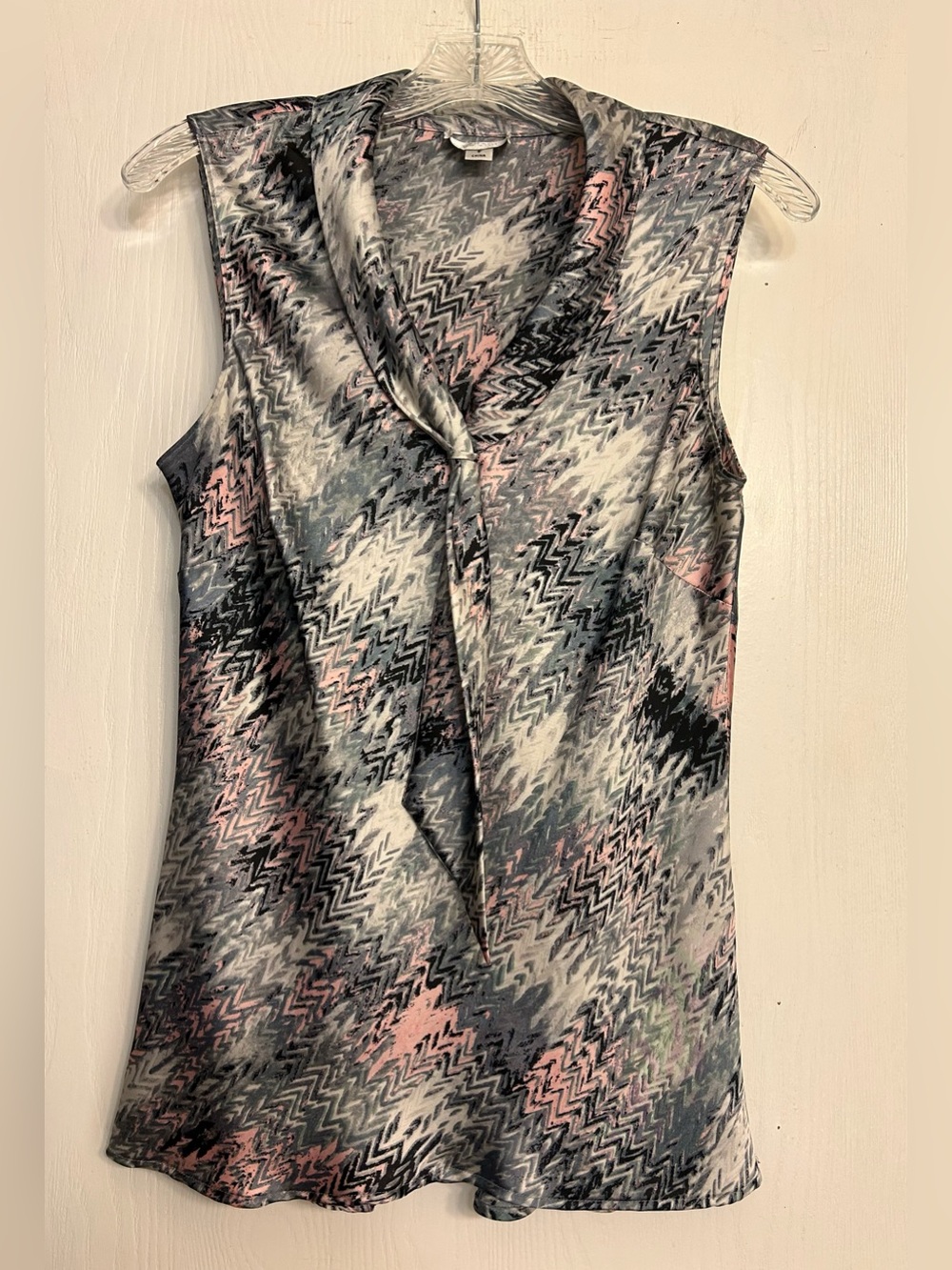 Tahari Arthur S. Levine Abstract Contemporary Coquette Ladies Blouse Size Small.
